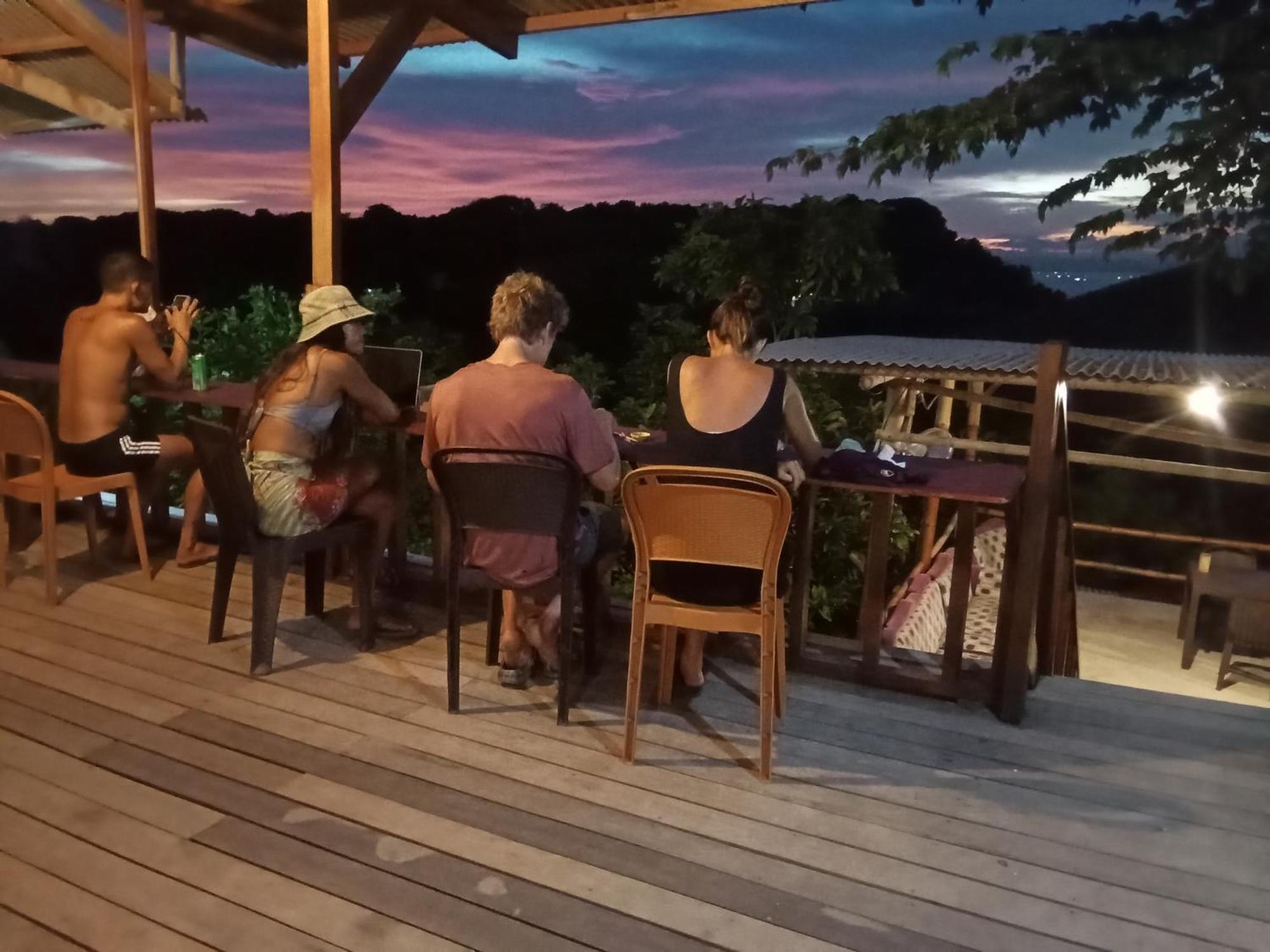 Feby'S Homestay Ekas Ngoại thất bức ảnh